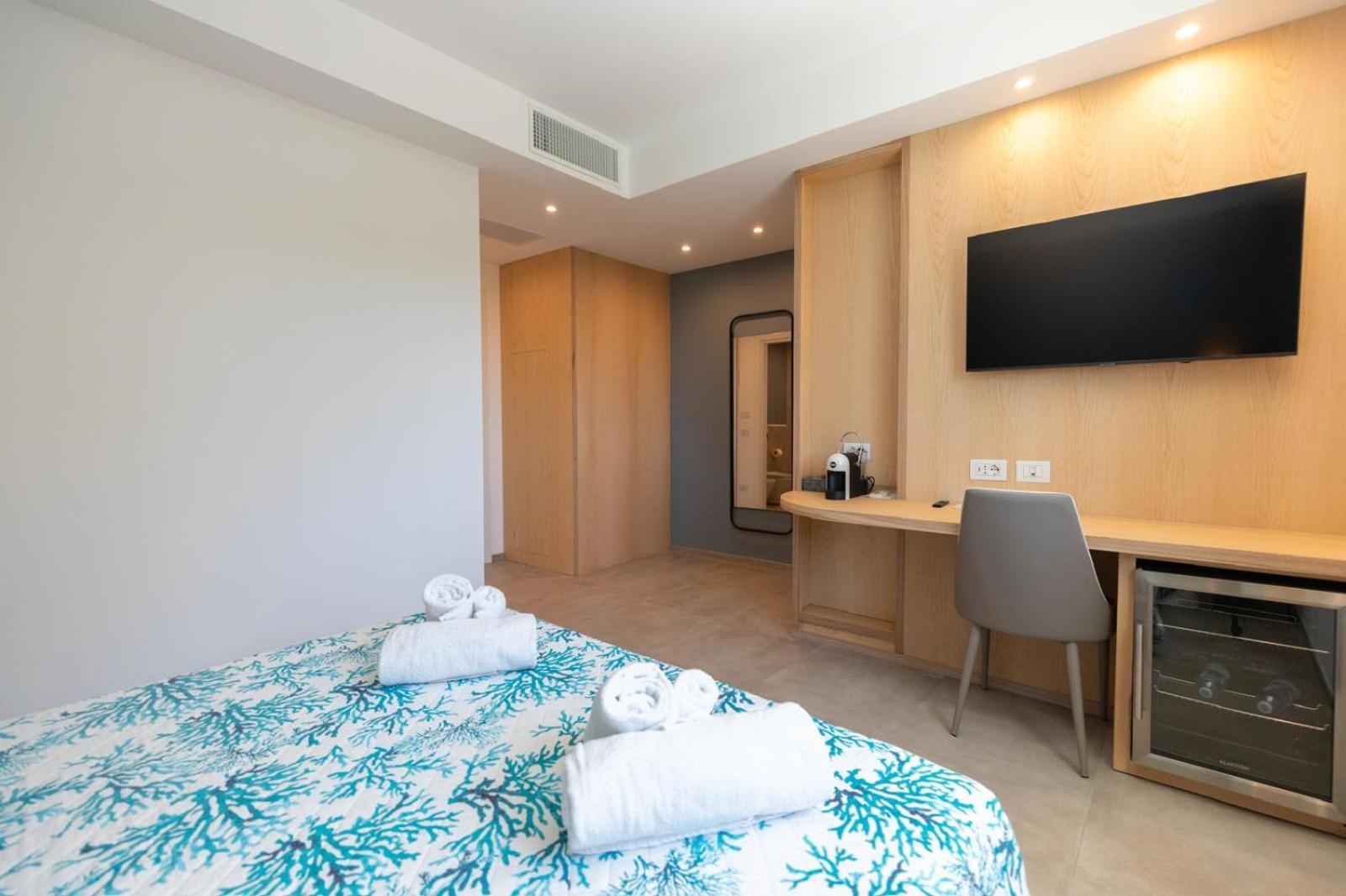 Antares Rooms And Suites Ольбия Экстерьер фото