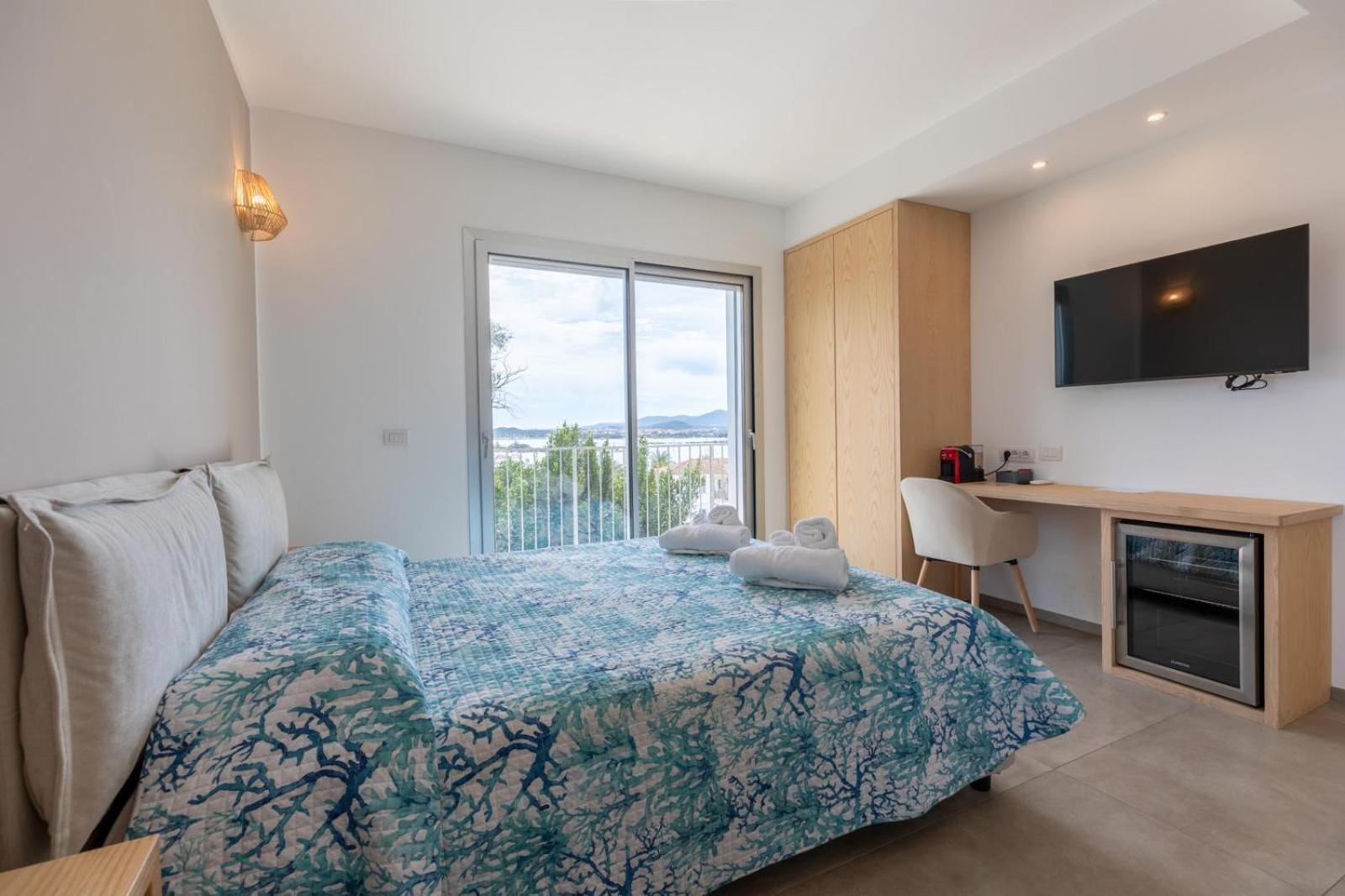 Antares Rooms And Suites Ольбия Экстерьер фото